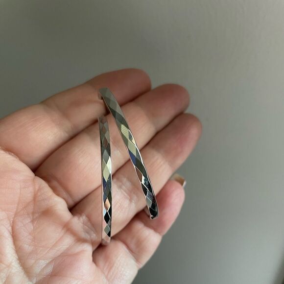 NEW 925 Sterling Diamond Cut Hoop Earrings - Picture 8 of 11